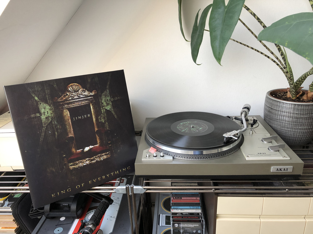 E7C1CC7A-4D67-4BE1-8DAC-5F3C6A4316F1