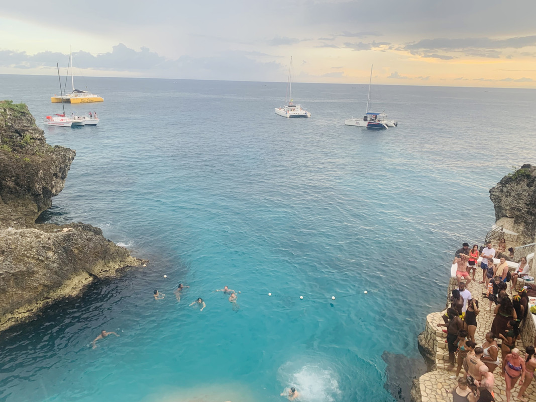 6D3E9304-7D38-42E0-B961-6C35C9C8AFBE