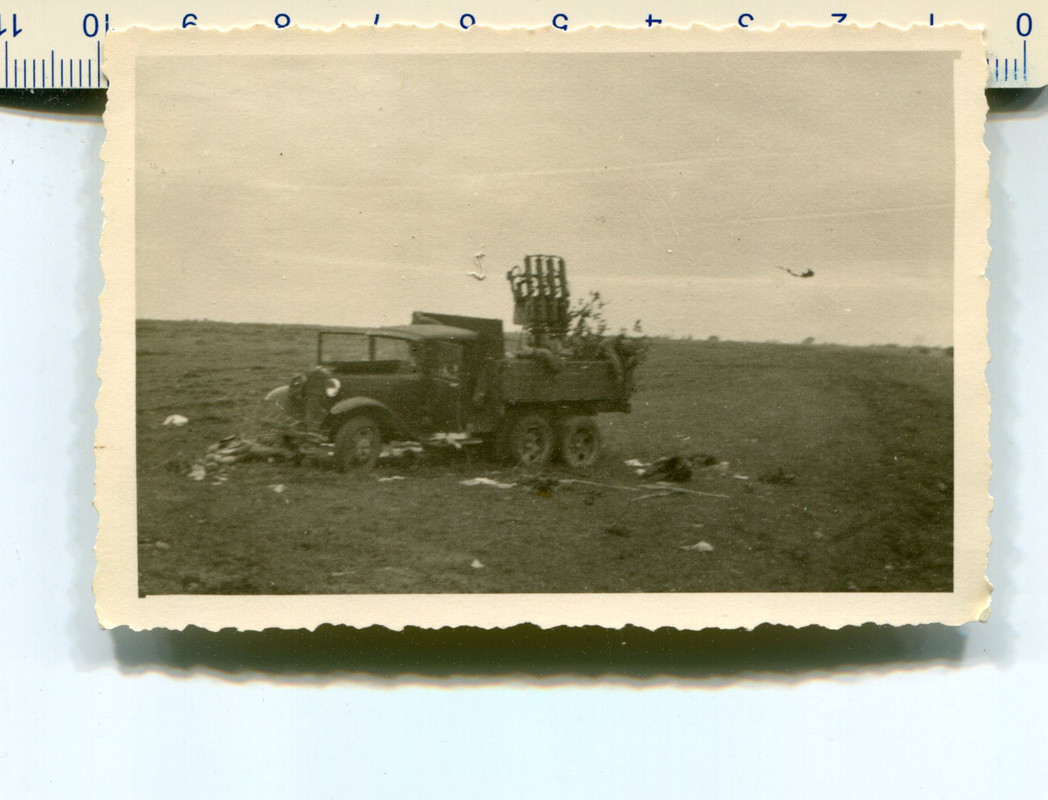 zerstörte Vierliengs - Flak auf Lkw