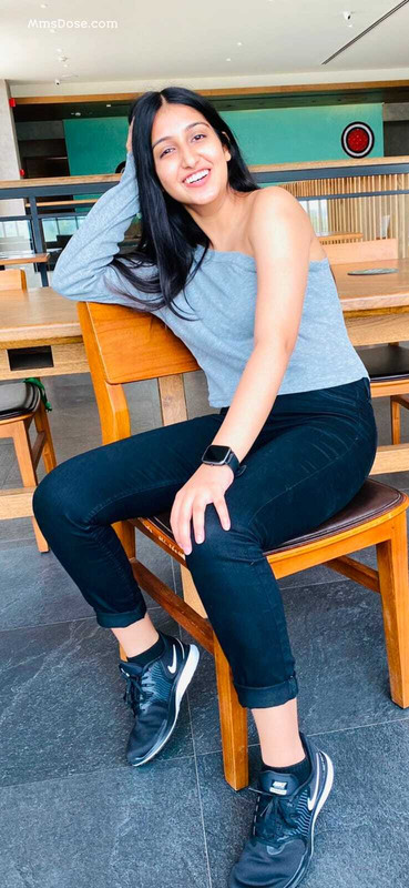 Very Beautiful Sweet Punjabi Snapchat Babe Leaked (9)