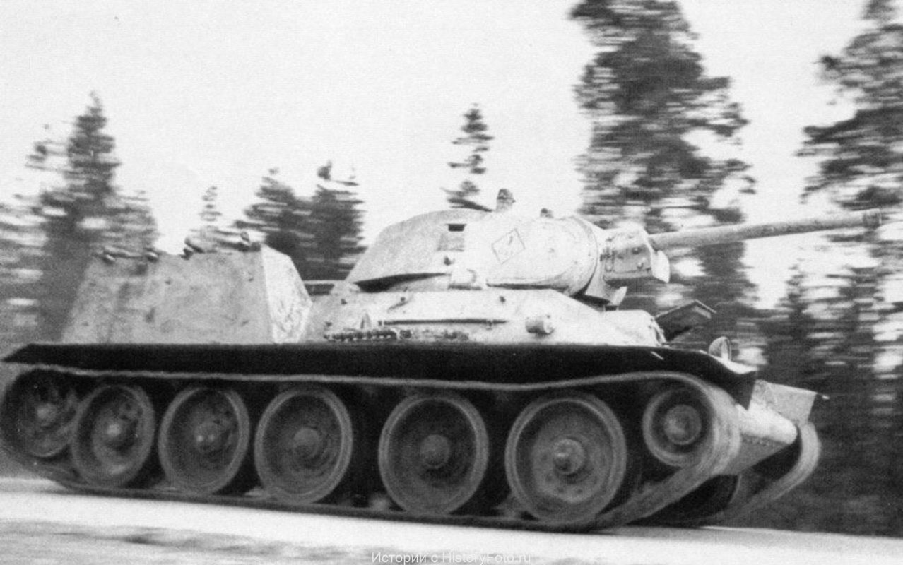 Т-34 с фугасным огнемётом ФОГ-1