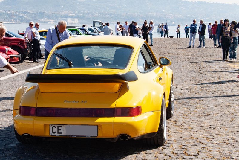 29-Porsche-911-964-3-6-Carrera-RS-94-2