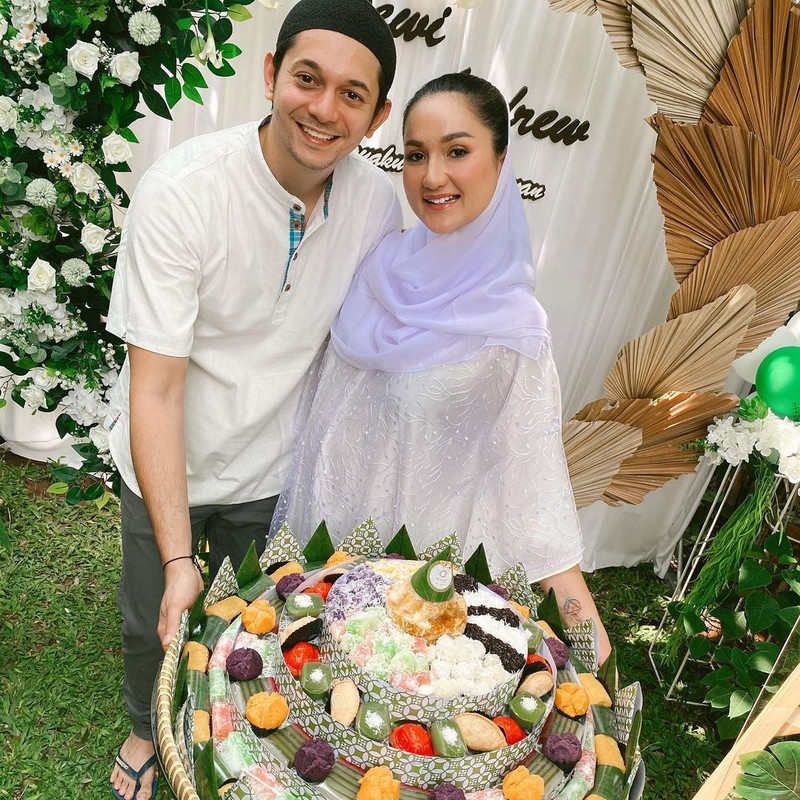 7 Potret menawan Tengku Dewi nantikan kelahiran sang buah hati