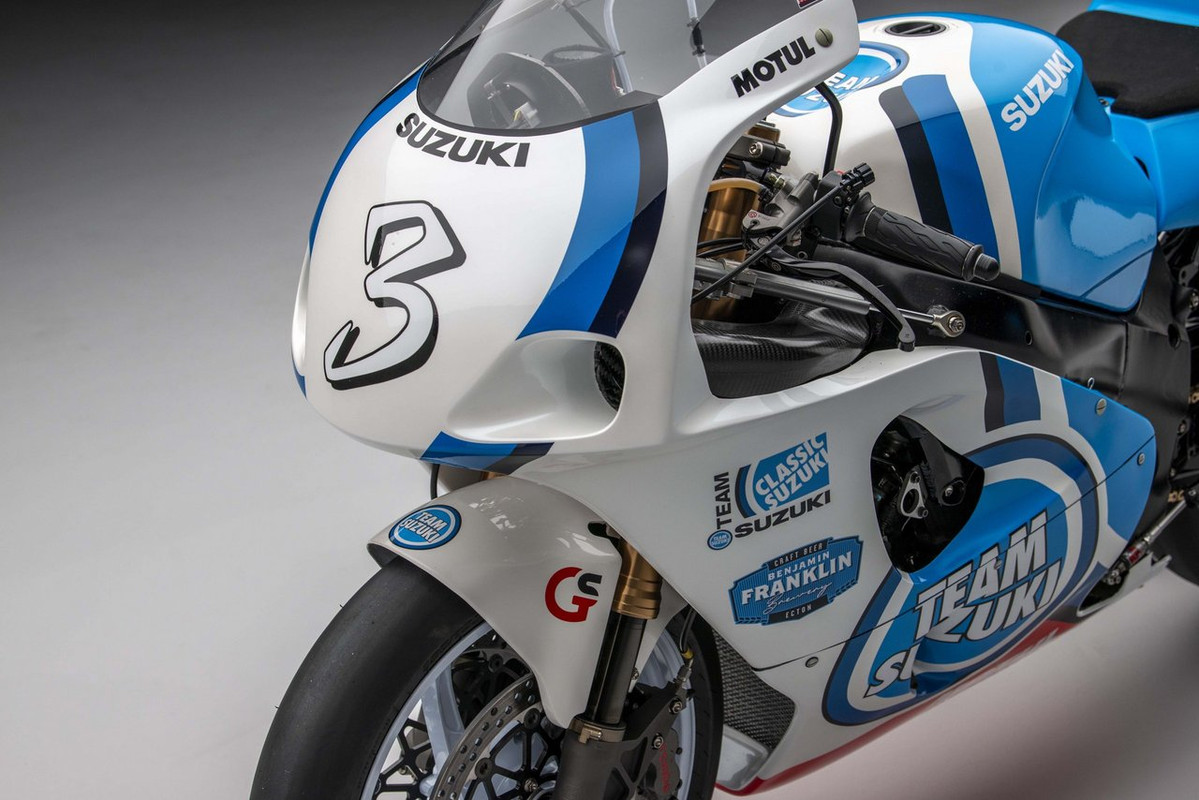 Team Classic Suzuki выкатили обновленный Suzuki GSX-R750 SRAD 1996