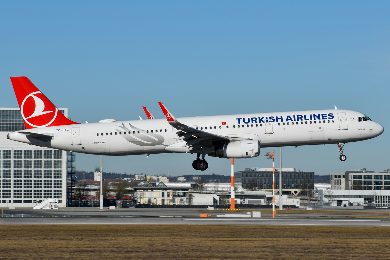 Istanbul Airport - Turkish Airlines A321 Landing