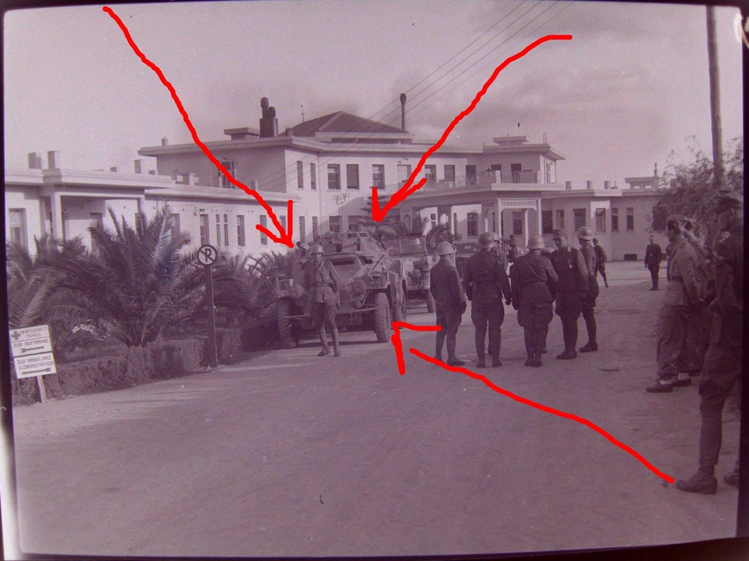 Panzer Spähwagen und Soldaten Afrika Korps Origi