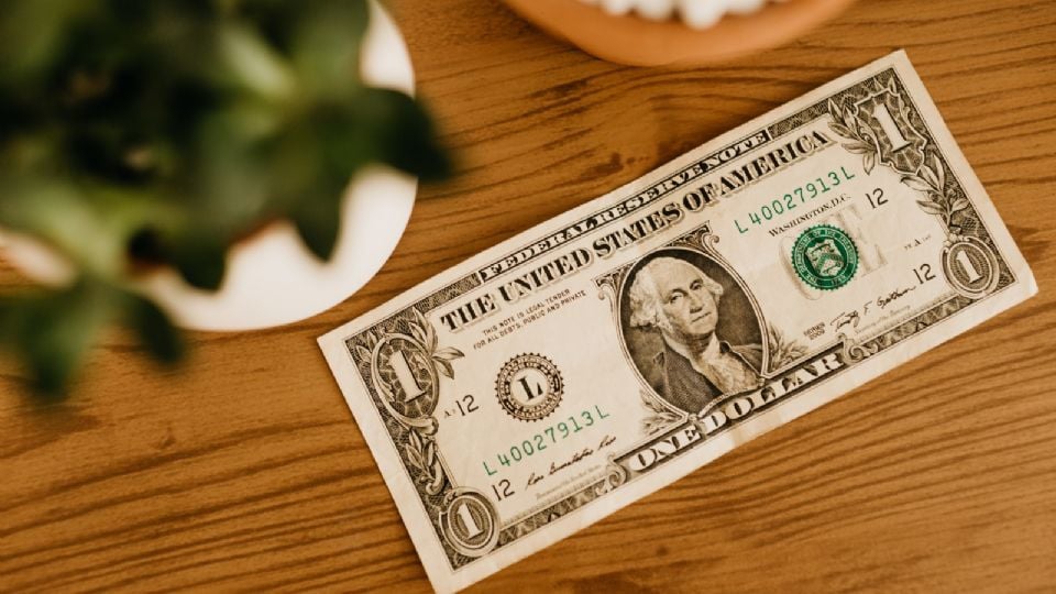 Precio del dólar sigue a la baja: Información el tipo de cambio para hoy domingo 16 de julioConoce cuál es el precio del dólar que manejan los bancos de México este domingo 16 de julio del 2023; aquí más detalles sobre el tipo de cambio