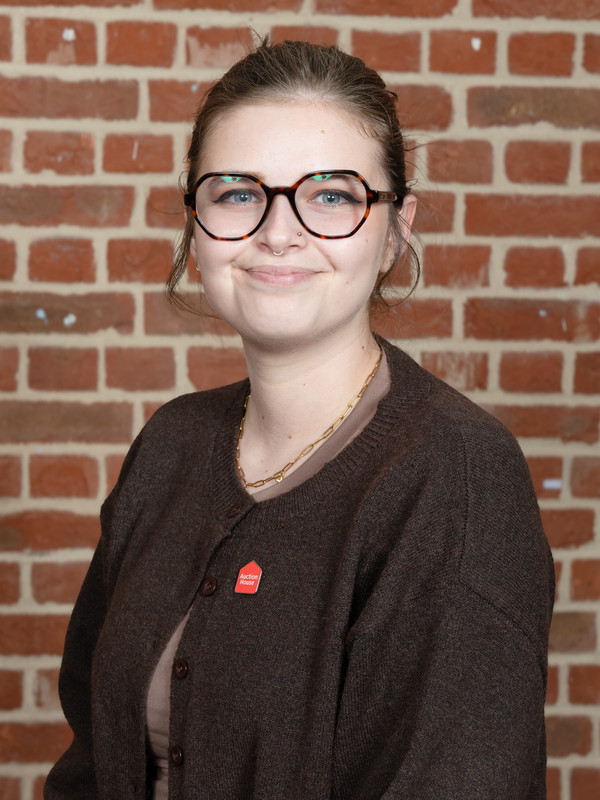 Amy Neighbour Auction House Essex