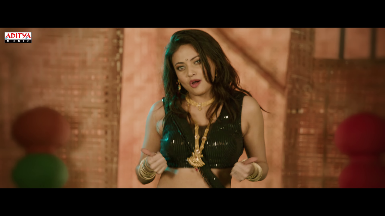 [Image: vlcsnap-2025-12-21-18h21m41s054.png]