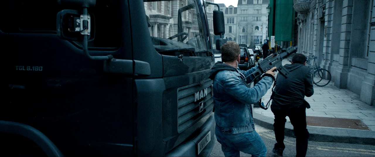 The Hitman's Bodyguard 2017 (1080p x265 10bit Tigole).mkv_snapsh