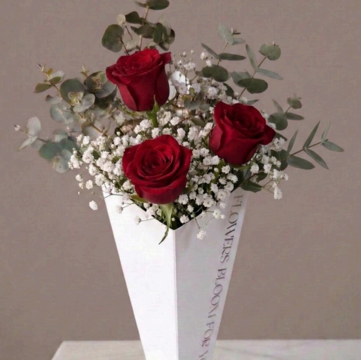 Cafa Floral 3 Rosas Rojas