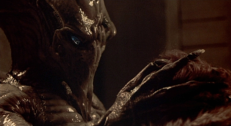 THE-THING-ALIEN-HUNTER-FOTOR.png