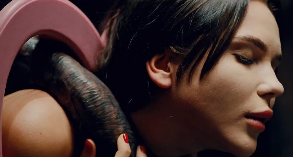 Hentaied – The GloryHole – Mary Bambola