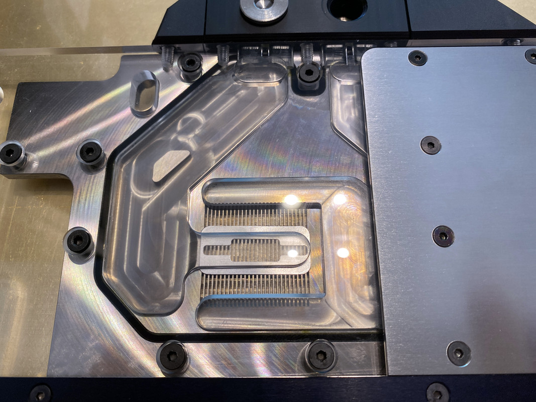 EK GTX1080Ti Strix Nickel RGB sopra dettaglio