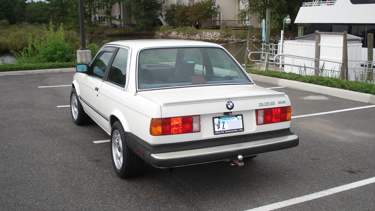 BMW - 325es - 1986 - 2d - Coupe - Manual Transmission - Julio. -3