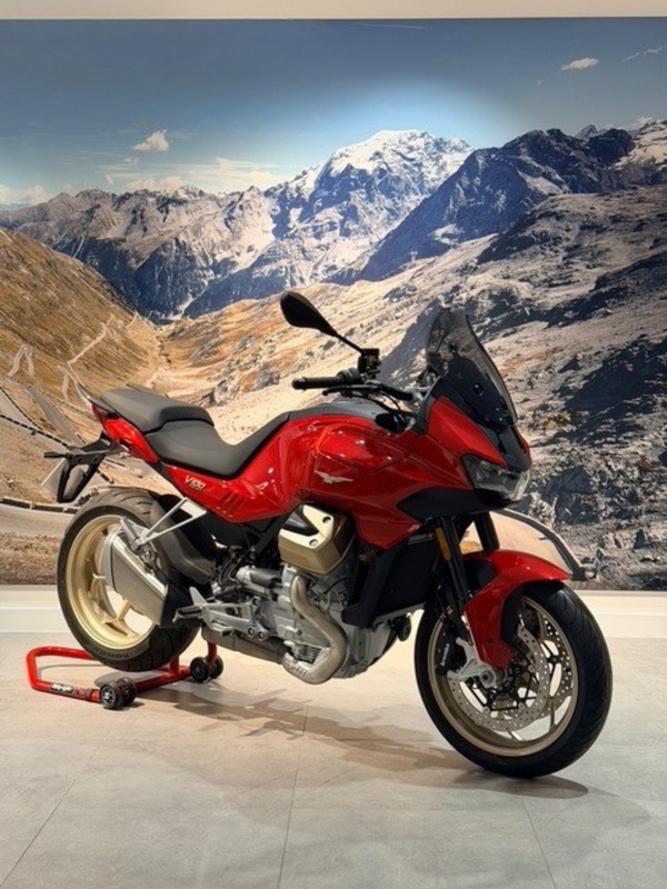 MOTO GUZZI V100 MANDELLO RED MAGMA