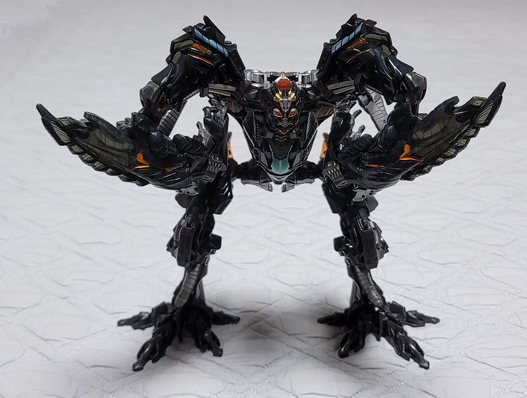 Studio-Series-Leader-Class-The-Fallen-04