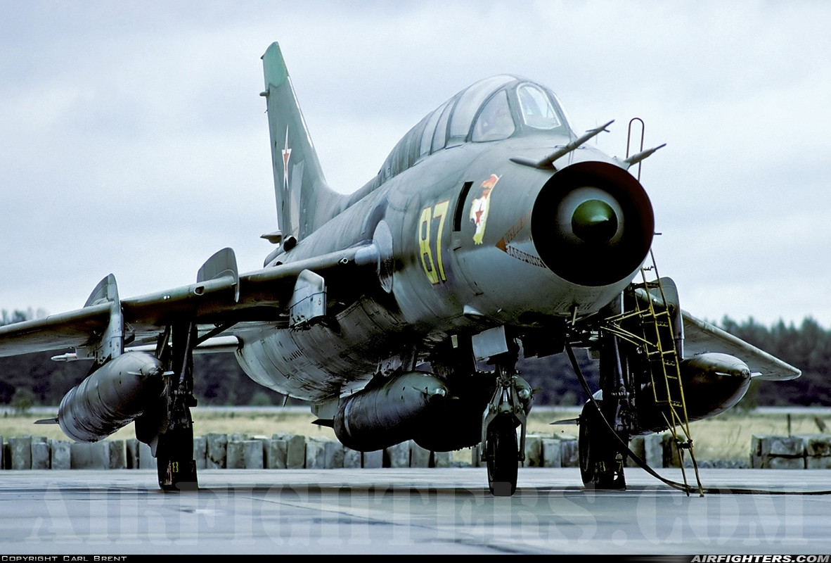 20 GvAPIB Su-17UM3 87 yellow_17532361920 (3)b_05.04.94_2