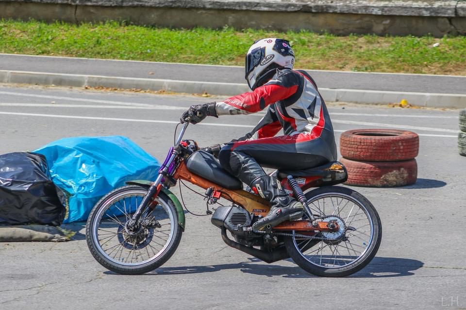 3C3E2F15-9CAC-49E4-9215-BF2A7C748FD5