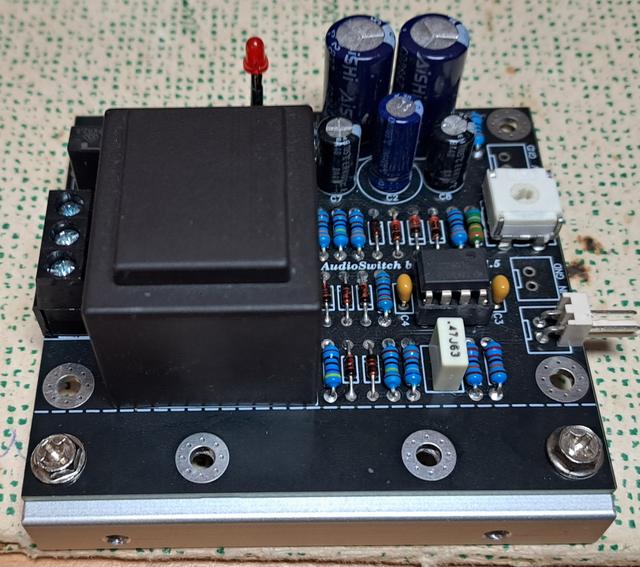 AS na L profilu na stojatou montáž