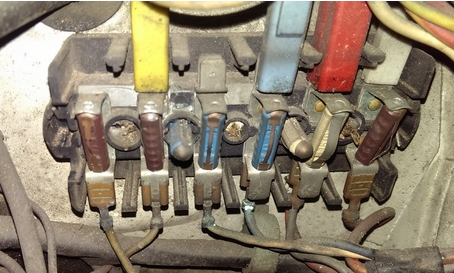 Capture boite à fusible tablier 78 82