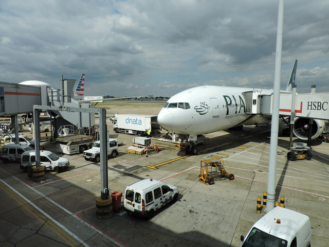 UK lifts five-year air safety ban on Pakistan