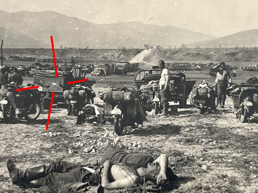 Foto Griechenland, Sturmgeschütz Abt. 191 auf Vormarsch zur Grenze, Krad (2)