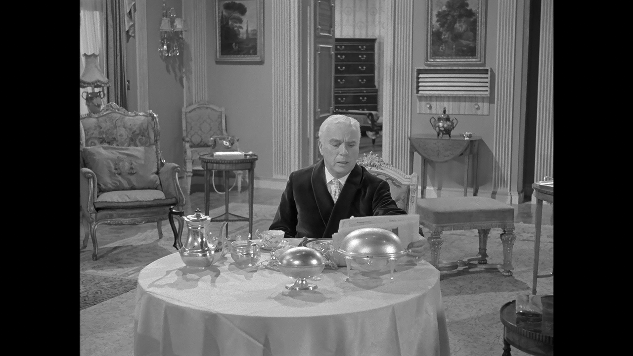 A.King.in.New.York.1957.BDRemux.1080p.mkv_snapshot_00.40.46.828