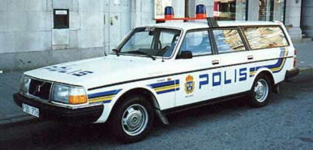 Volvo-240GL Polis (1987-91)