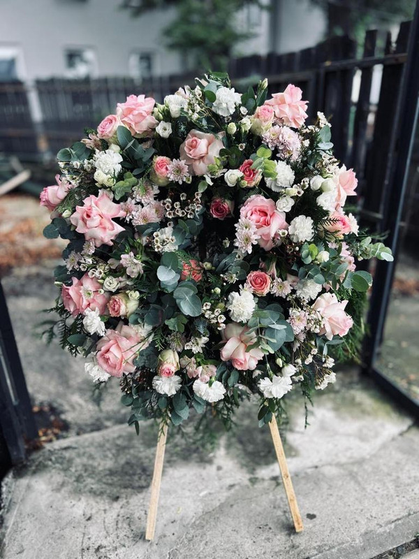 Wieniec 2. Dostępny z jednodniowym wyprzedzeniem. 