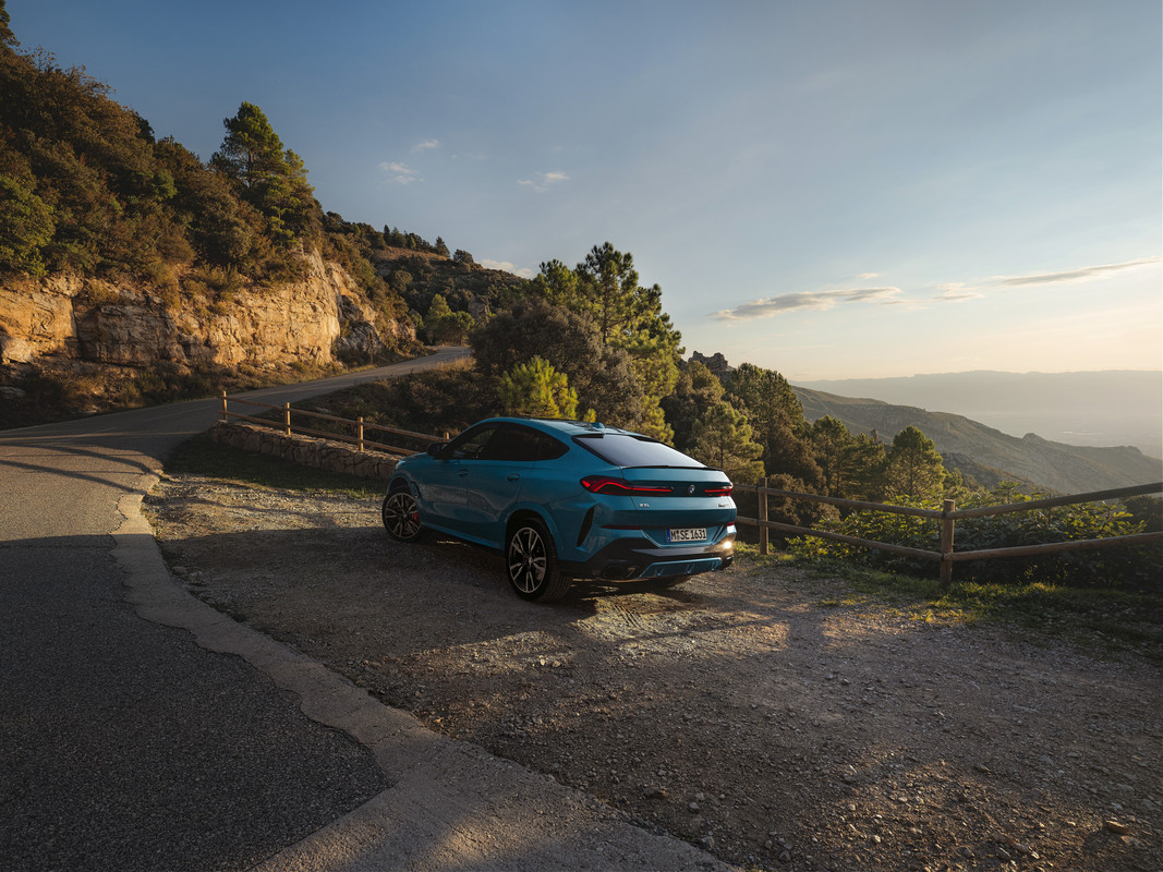 P90492413_highRes_the-new-bmw-x6-m60i-