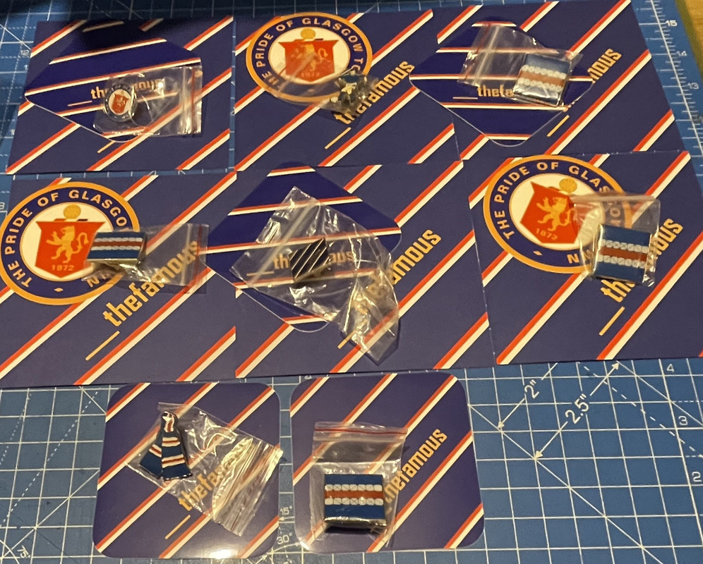 11 Famous badges IMG_2559