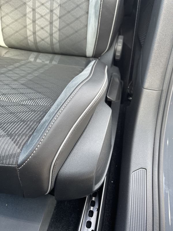 7E03B4B6-B7FA-4F37-AEE9-A622F285549B