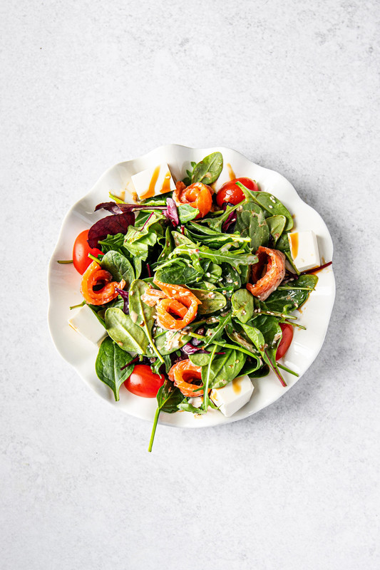 Салат из сёмги со шпинатом 