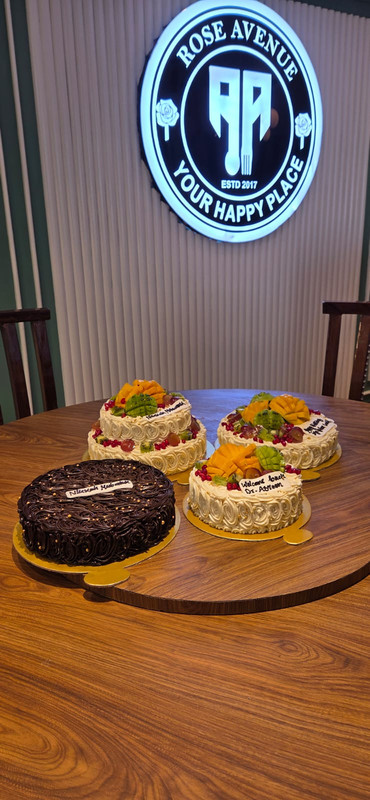 Happy moment at Rose Avenue