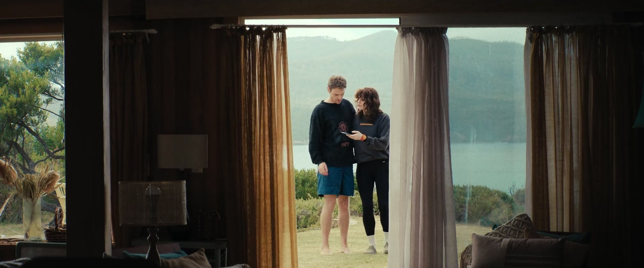 The.Survivors.2025.S01E01.1080p.WEBRip.x265-KONTRAST.mkv_frame06