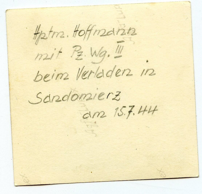 E7 Foto WH PzKpfw III mit Seitenschürze Panzer Abt. Sommer 44 Polen Sandomierz (1)