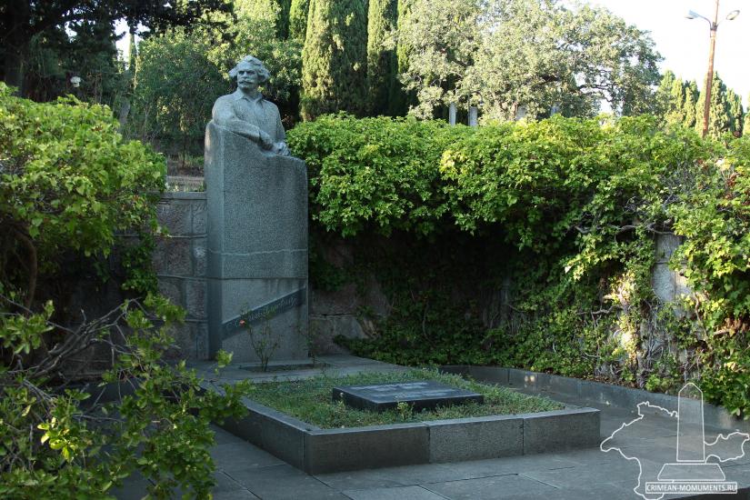 1555-monument