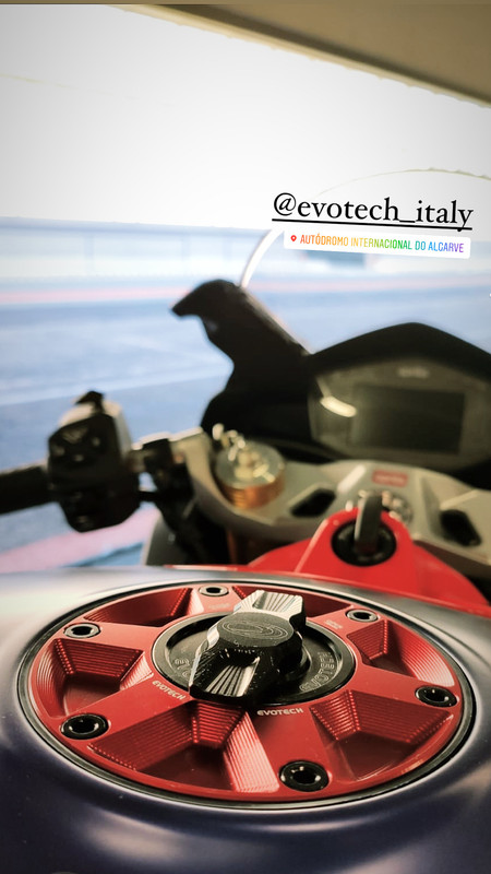 AEEE85FA-8853-4453-8B6D-390F76DFEBDD