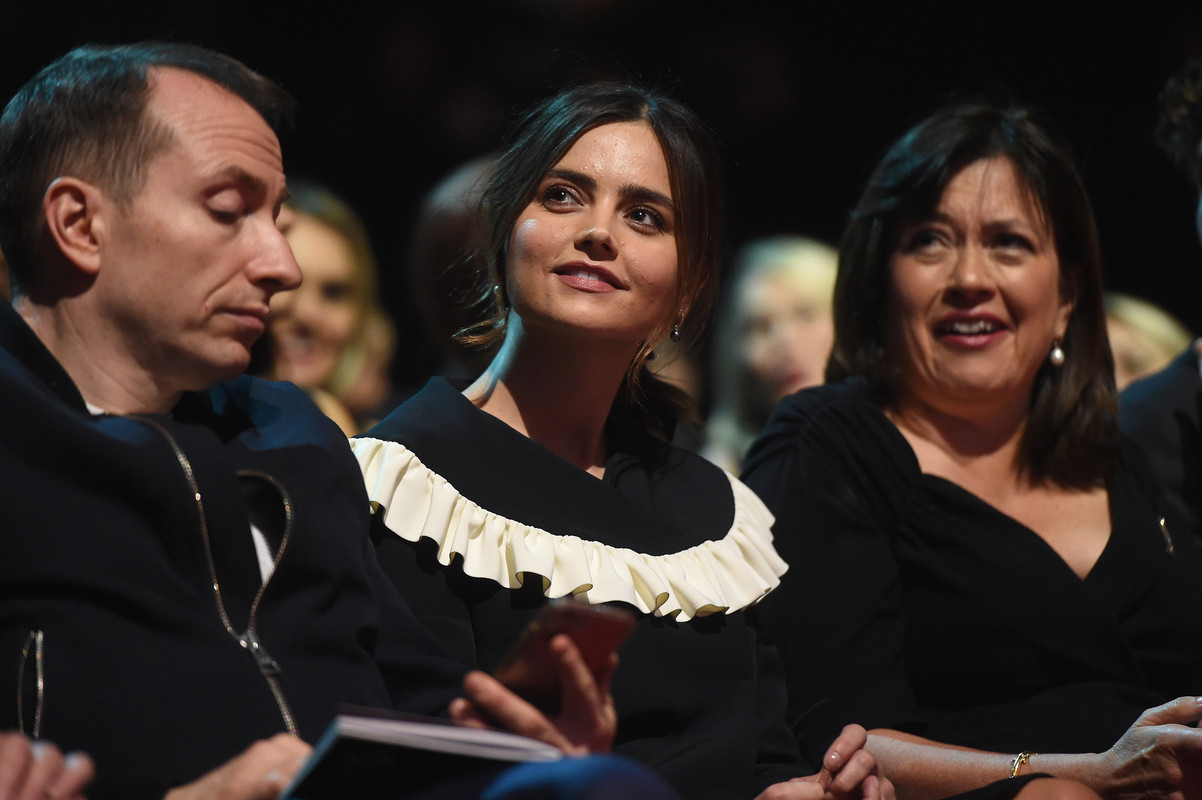 jenna-coleman-national-televsion-awards-january-25-2017-2