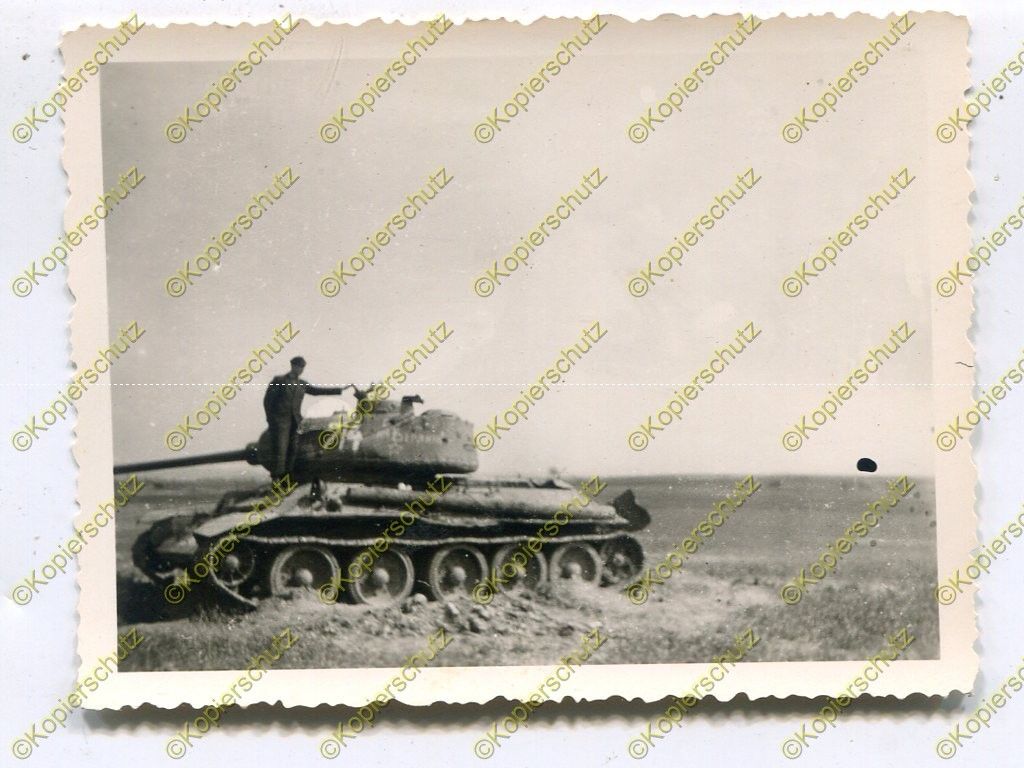 Foto, zerstörter Panzer, Endkampf April 1945 um 