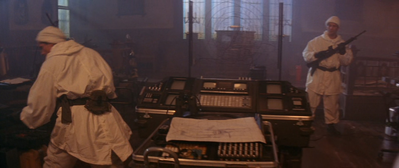 Die Hard 2 1990 (1080p x265 10bit Tigole).mkv_snapshot_01.30.26_