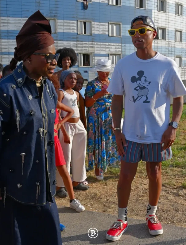 BTS-from-the-shooting-of-BANDO-with-pharrell-quavohuncho-angeliquekidjo-at-Grigny-(-(2)
