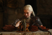 emilia-clarke-game-of-thrones-64