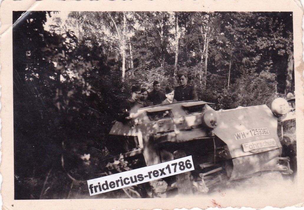 Foto StuG Sturmgeschütz Abt. GD Schützenpanzerwagen Sd.Kfz. 250 