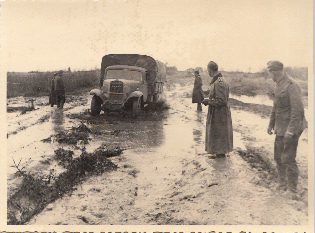Wehrmacht Rußland leichter Lastwagen LKW Schlamm