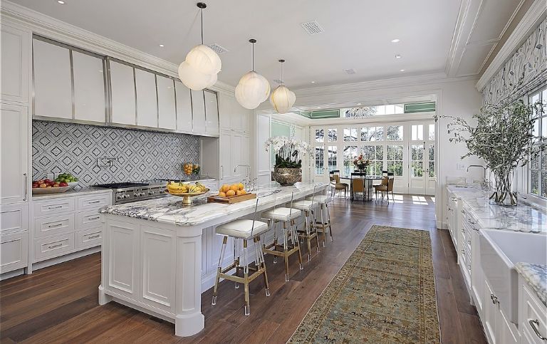 Así luce la mansión donde vivirán muy felices Jennifer Lopez y Ben Affleck