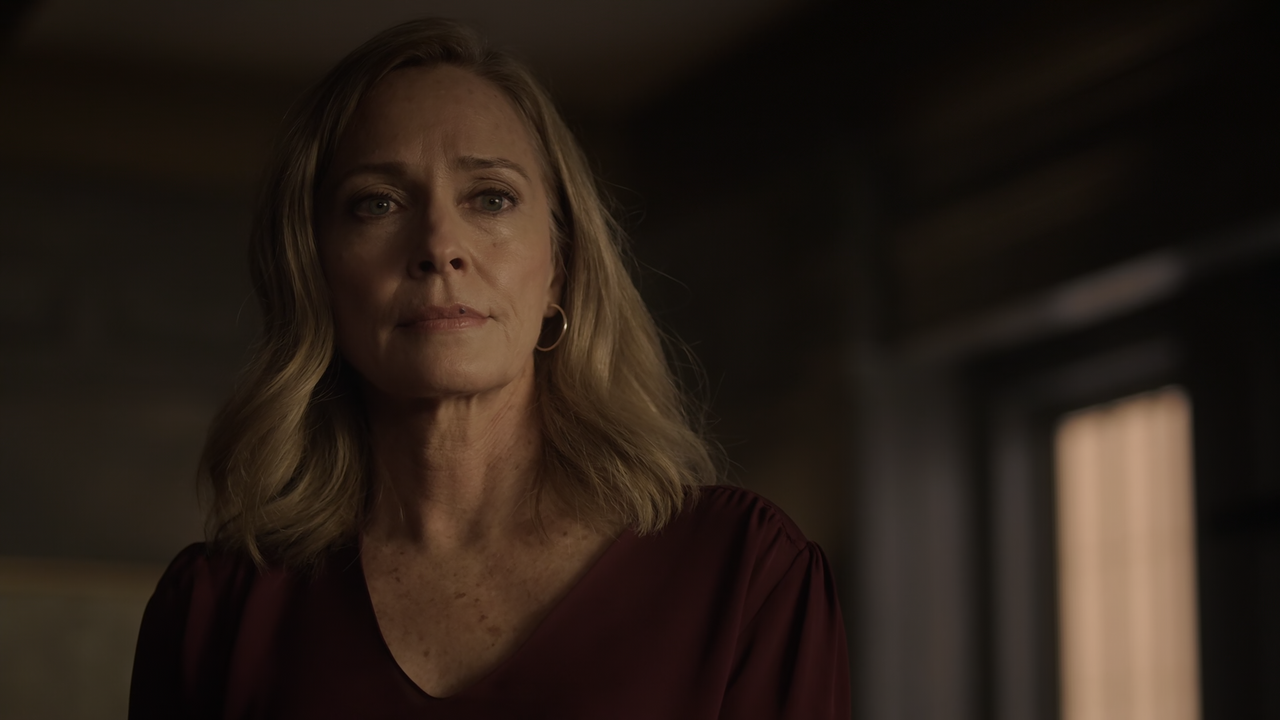 Timeless.S02E05.The.Kennedy.Curse.1080p.10bit.BluRay.DD5.1.HEVC-Vyndros.mkv_snapshot_18.05_[2020.08.