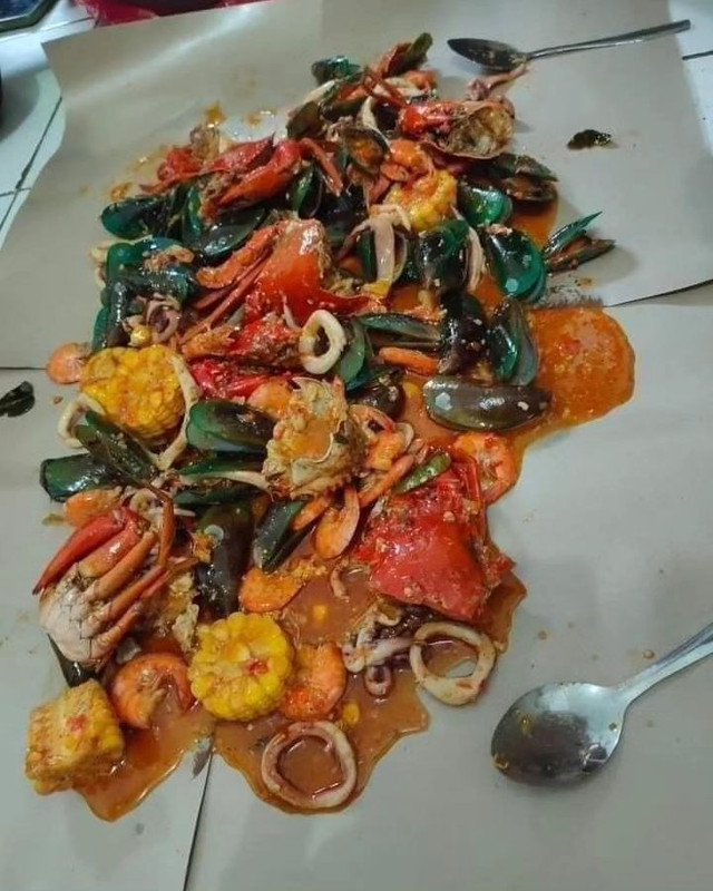 Seafood Ngampar Jang Oman, pilihan tempat makan siang enak di Cikarang, Bekasi.