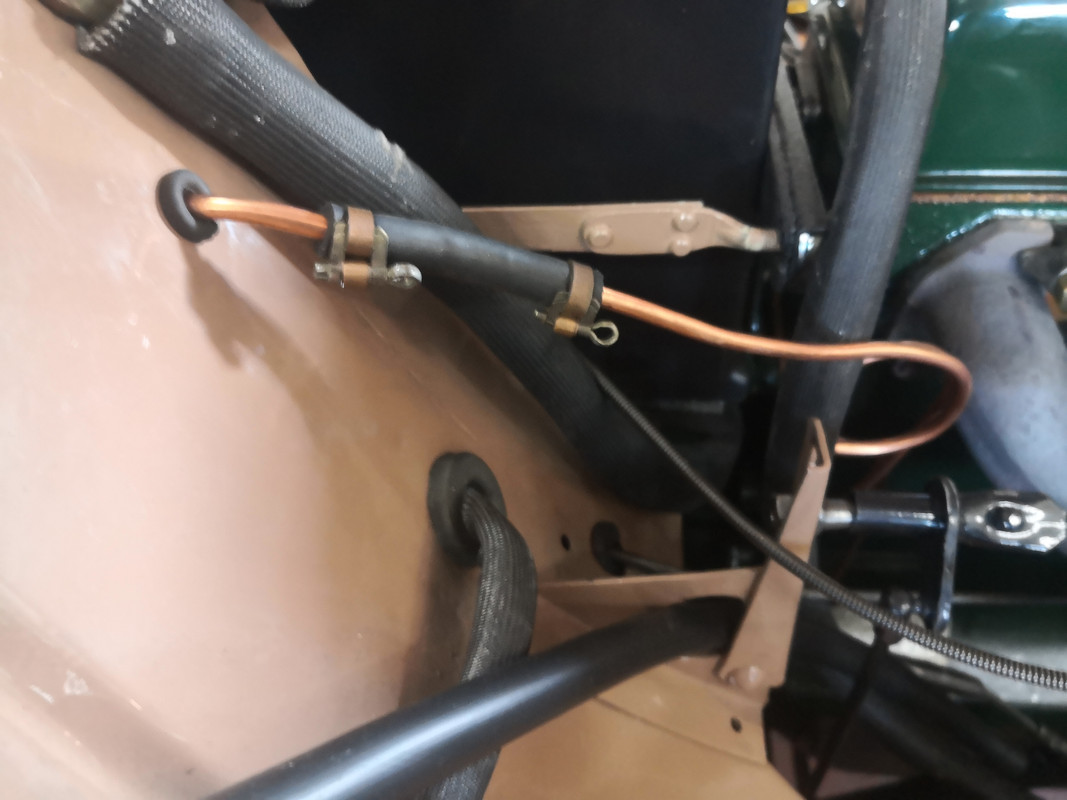 Tuyauterie de raccordement au manomètre intérieur